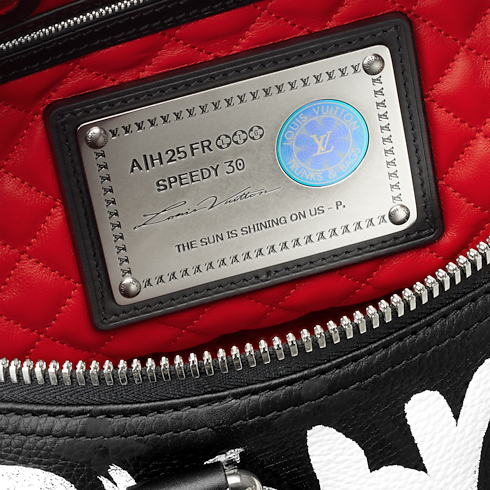 กระเป๋ารุ่น Speedy P9 Bandoulière 30 Scribble Monogram ประเภทอื่น in ผู้ชาย's กระเป๋า กระเป๋ารุ่น Speedy P9 collections by Louis Vuitton (การย่อ/ขยายผลิตภัณฑ์)