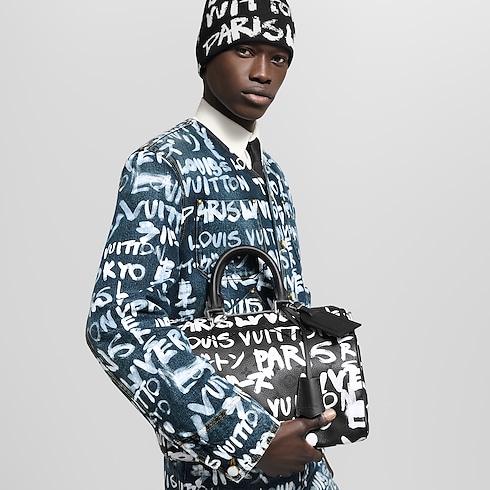 กระเป๋ารุ่น Speedy P9 Bandoulière 30 Scribble Monogram ประเภทอื่น in ผู้ชาย's กระเป๋า กระเป๋ารุ่น Speedy P9 collections by Louis Vuitton (การย่อ/ขยายผลิตภัณฑ์)