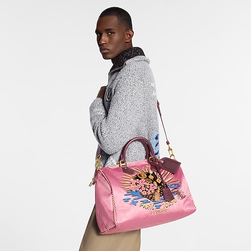 กระเป๋ารุ่น Speedy P9 Bandoulière 40 Monogram แคนวาสประเภทอื่น in ผู้ชาย's กระเป๋า กระเป๋ารุ่น Speedy P9 collections by Louis Vuitton (การย่อ/ขยายผลิตภัณฑ์)