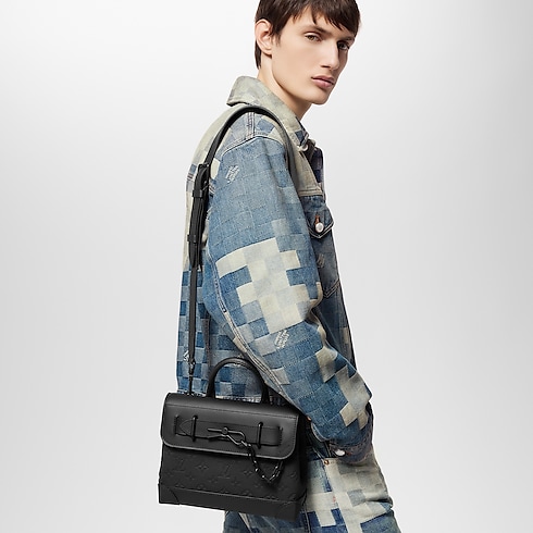 กระเป๋ารุ่น Steamer PM หนัง Taurillon ลาย Monogram in ผู้ชาย's กระเป๋า All Collections collections by Louis Vuitton (การย่อ/ขยายผลิตภัณฑ์)