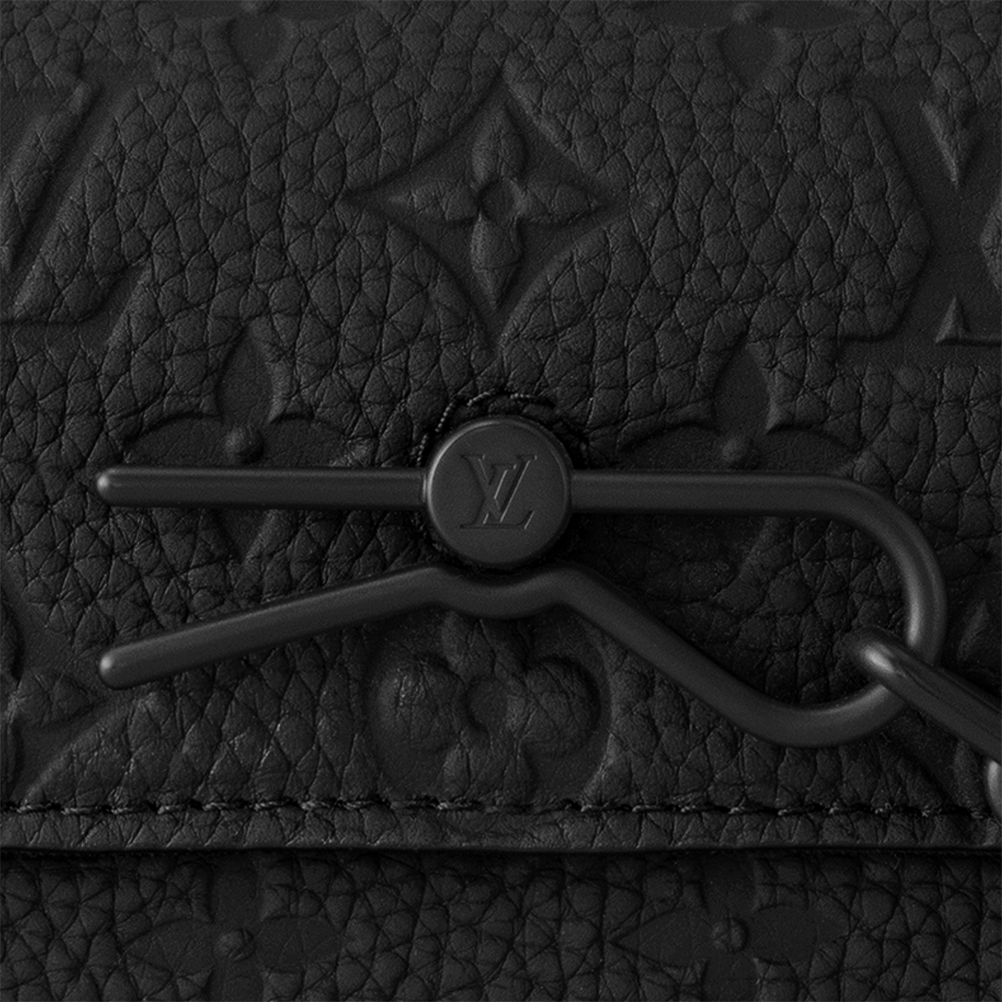 กระเป๋าสตางค์แบบสะพายรุ่น Steamer หนัง Taurillon ลาย Monogram  in ผู้ชาย