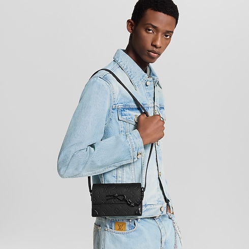 กระเป๋าสตางค์แบบสะพายรุ่น Steamer หนัง Taurillon ลาย Monogram in ผู้ชาย's กระเป๋า All Collections collections by Louis Vuitton (การย่อ/ขยายผลิตภัณฑ์)