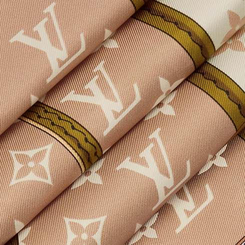 ผ้า Square รุ่น Strap And Trunk 70 . in ผู้หญิง's แอคเซสเซอรี่ ผ้าโพกหัวสำหรับผู้หญิง collections by Louis Vuitton (การย่อ/ขยายผลิตภัณฑ์)