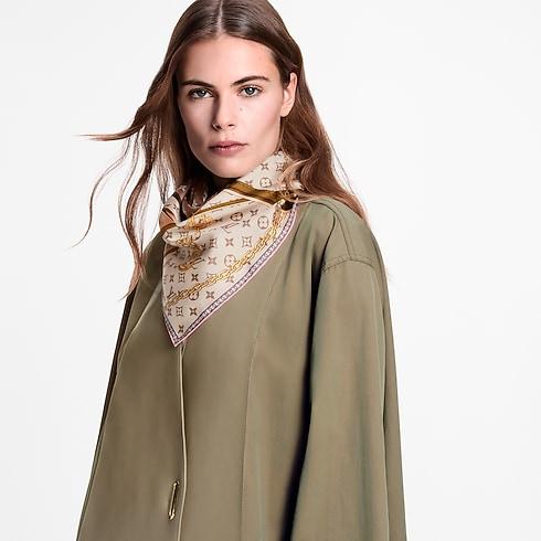 ผ้า Square รุ่น Strap And Trunk 70 . in ผู้หญิง's แอคเซสเซอรี่ ผ้าโพกหัวสำหรับผู้หญิง collections by Louis Vuitton (การย่อ/ขยายผลิตภัณฑ์)