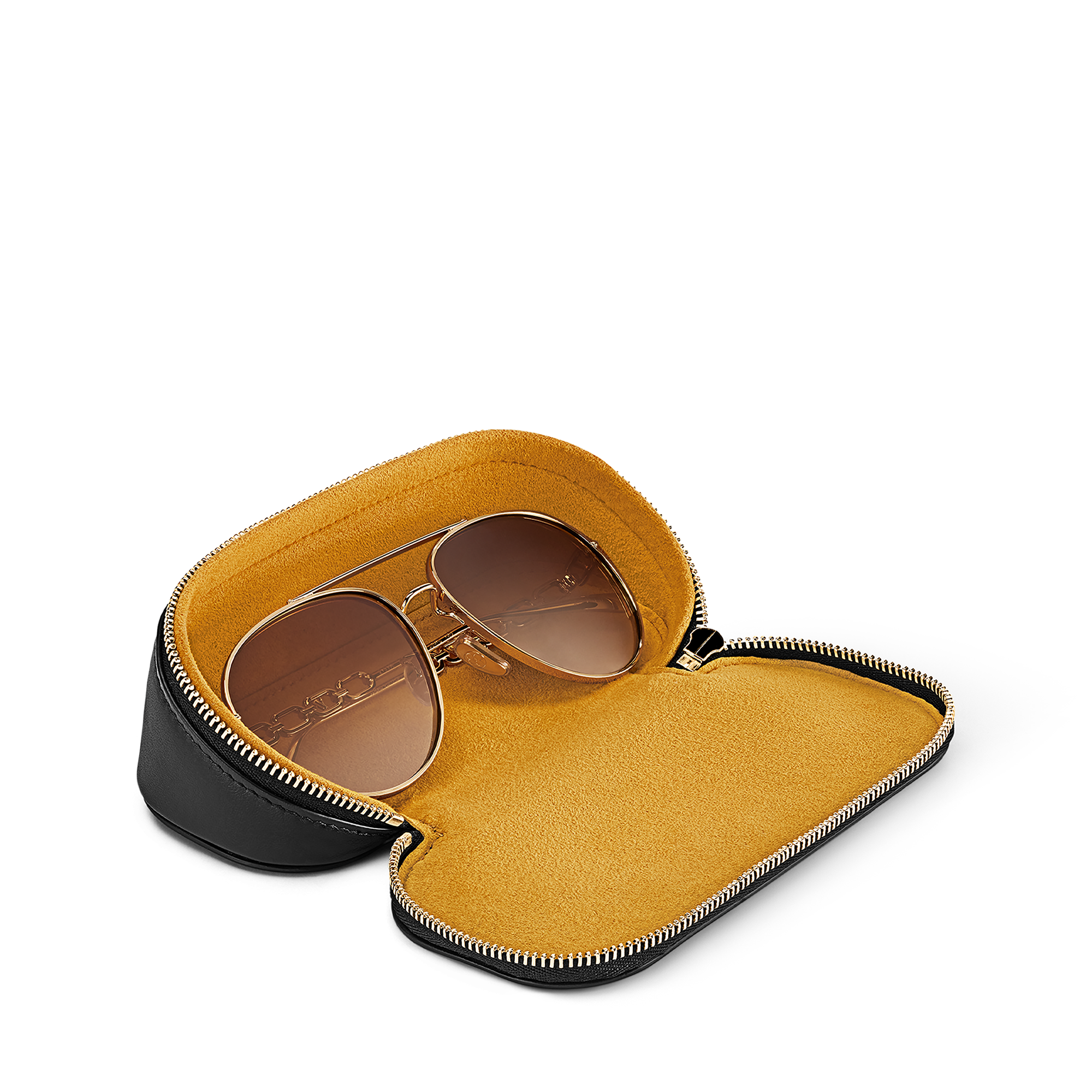 กระเป๋าเพาช์ใส่แว่นตารุ่น Sunglasses GM Monogram in ทรังก์ การเดินทาง และ บ้าน