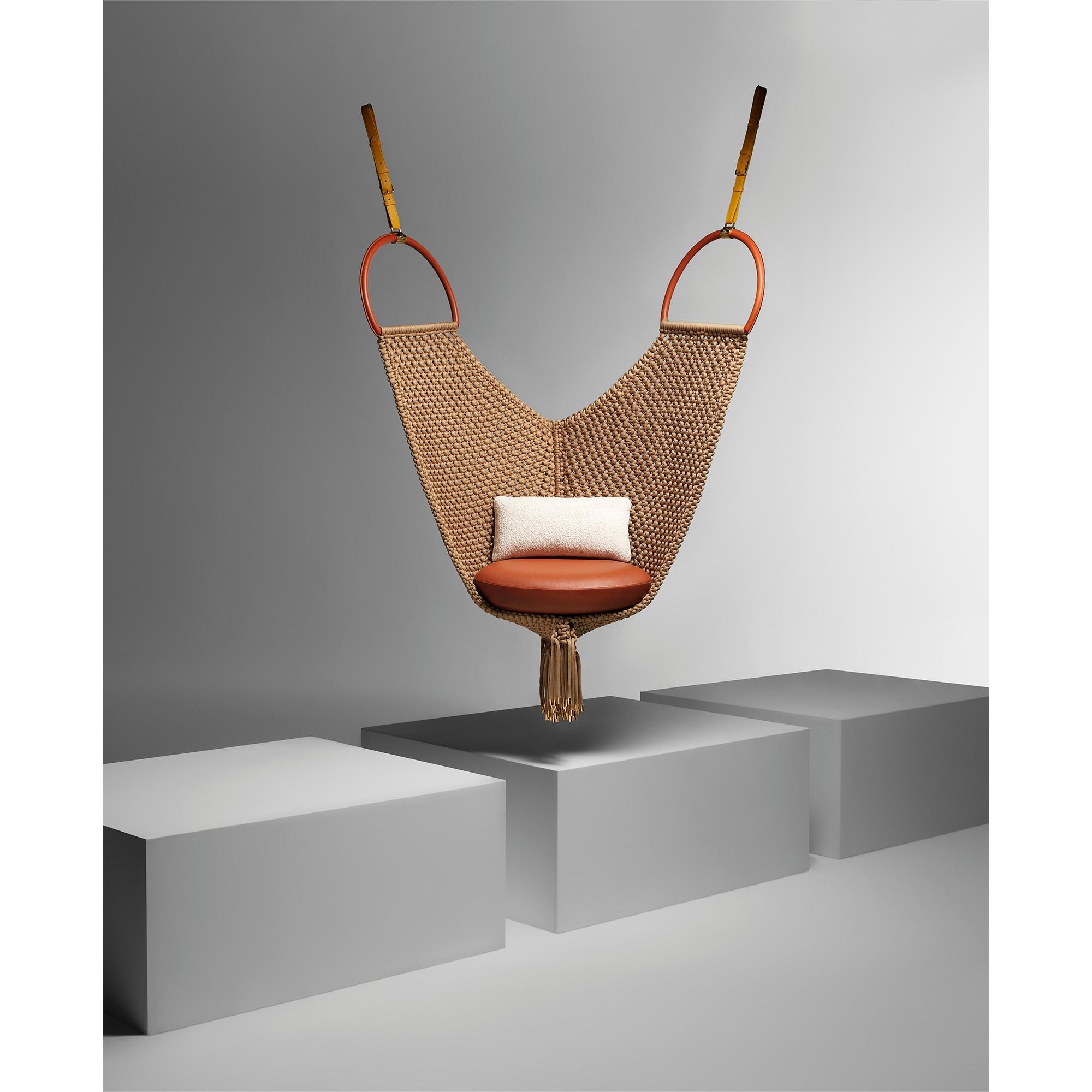Swing Chair by Patricia Urquiola  in ทรังก์ การเดินทาง และ บ้าน