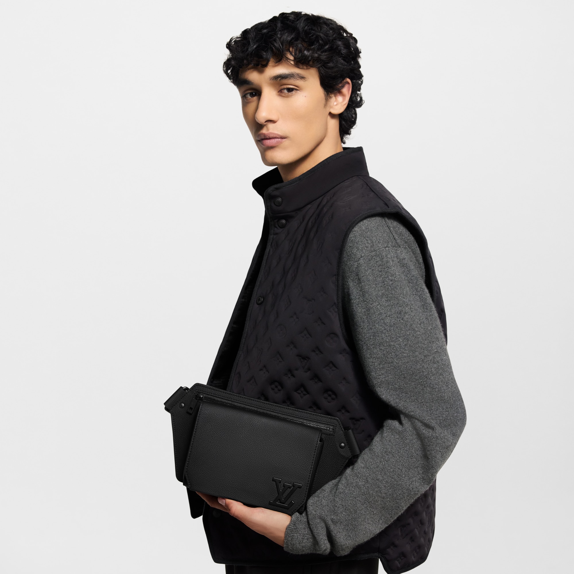 กระเป๋า Sling bag รุ่น Takeoff LV Aerogram in ผู้ชาย