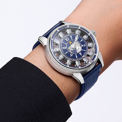 นาฬิการุ่น Tambour Spin Time Air Antipode ระบบอัตโนมัติ 42.5 มม. ไวท์โกลด์ in นาฬิกา's คอลเลกชันทั้งหมด } collections by Louis Vuitton (การย่อ/ขยายผลิตภัณฑ์)