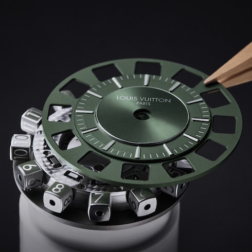 นาฬิการุ่น Tambour Spin Time ระบบอัตโนมัติ 39.5 มม. ไวท์โกลด์ in นาฬิกา's คอลเลกชันทั้งหมด } collections by Louis Vuitton