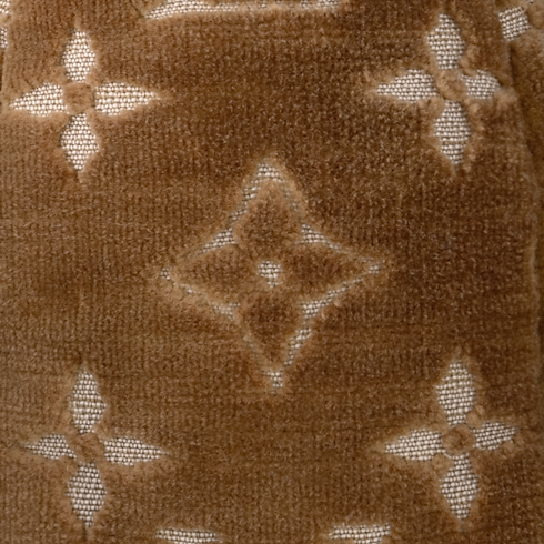 ตุ๊กตา Teddy Bear PM in ทรังก์ การเดินทาง และ บ้าน's กีฬาและไลฟสไตล์ ไลฟสไตล์และตุ๊กตาน้องวิเวียน collections by Louis Vuitton (การย่อ/ขยายผลิตภัณฑ์)