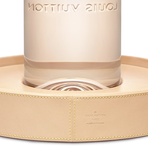 ขวดน้ำหอมคริสตัลในโดมแก้ว FLACON D'EXCEPTION - MATIERE NOIRE in น้ำหอมและความงาม's การรังสรรค์อันยอดเยี่ยม คอลเล็คชั่น Flacon d’Exception collections by Louis Vuitton (การย่อ/ขยายผลิตภัณฑ์)