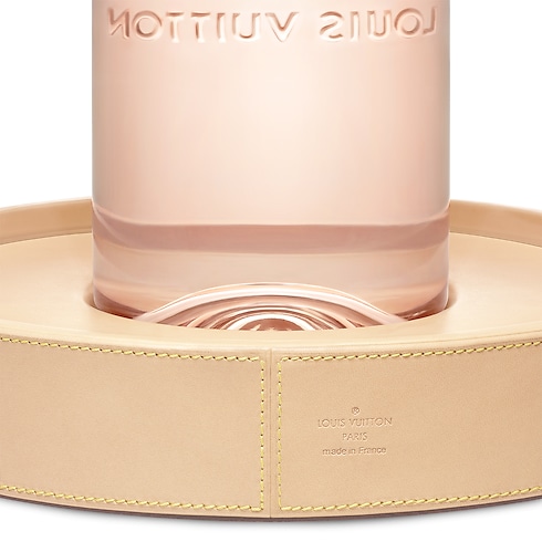 ขวดน้ำหอมคริสตัลในโดมแก้ว FLACON D'EXCEPTION - ROSE DES VENTS in น้ำหอมและความงาม's การรังสรรค์อันยอดเยี่ยม คอลเล็คชั่น Flacon d’Exception collections by Louis Vuitton (การย่อ/ขยายผลิตภัณฑ์)