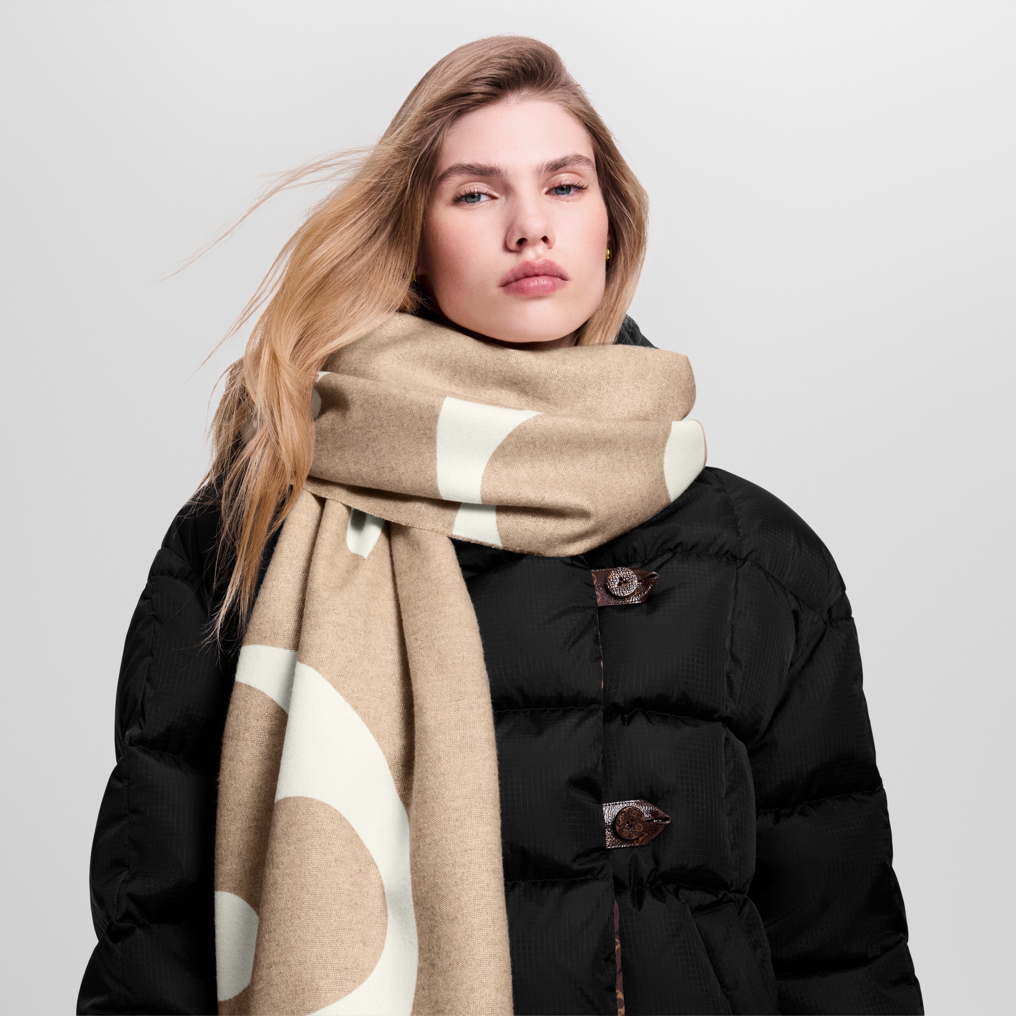 ผ้าพันคอรุ่น The Ultimate Shine . in ผู้หญิง