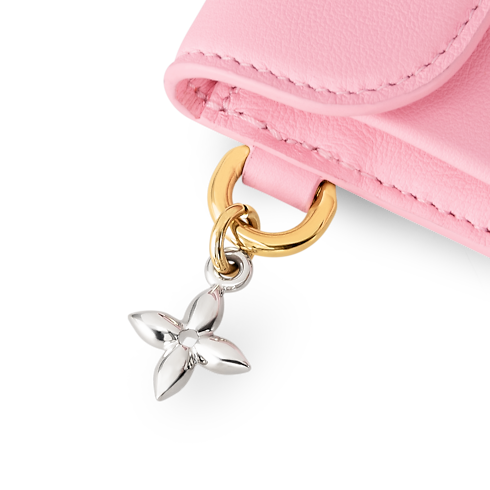 กระเป๋าใส่บัตรรุ่น Tiny Recto Verso LV Bloom in ผู้หญิง's กระเป๋าสตางค์และผลิตภัณฑ์เครื่องหนังขนาดเล็ก ใหม่ล่าสุด collections by Louis Vuitton (การย่อ/ขยายผลิตภัณฑ์)