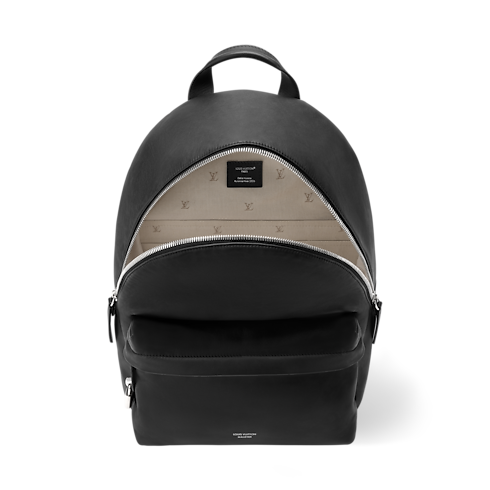 กระเป๋าสะพายหลังรุ่น Track MM H39 in ผู้ชาย's กระเป๋า กระเป๋าสำหรับผู้ชาย collections by Louis Vuitton (การย่อ/ขยายผลิตภัณฑ์)