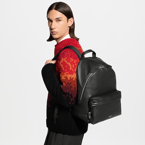 กระเป๋าสะพายหลังรุ่น Track MM H39 in ผู้ชาย's กระเป๋า กระเป๋าสำหรับผู้ชาย collections by Louis Vuitton (การย่อ/ขยายผลิตภัณฑ์)