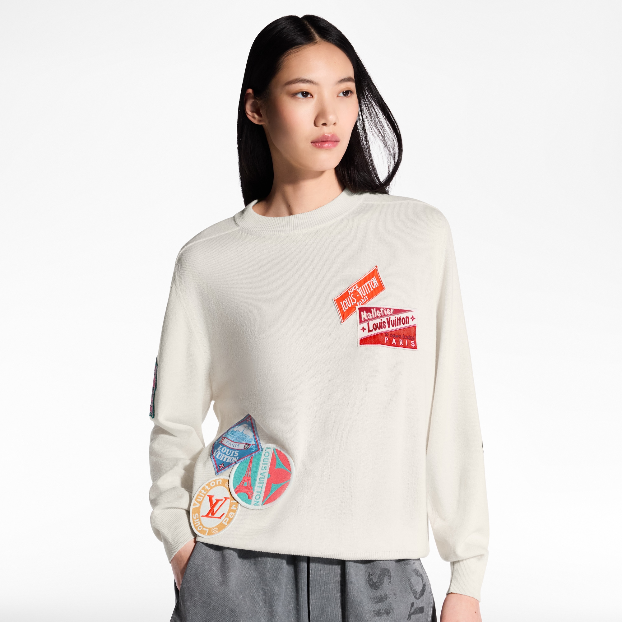 เสื้อพูลโอเวอร์แคชเมียร์ลาย Travel Patch  in ผู้หญิง