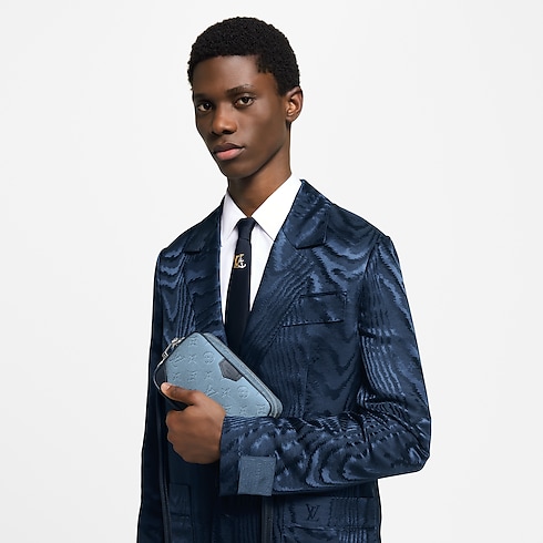 กระเป๋าสตางค์แบบสะพายรุ่น Trocadéro Monogram Other in ผู้ชาย's กระเป๋าสตางค์และผลิตภัณฑ์เครื่องหนังขนาดเล็ก กระเป๋ามินิ collections by Louis Vuitton (การย่อ/ขยายผลิตภัณฑ์)