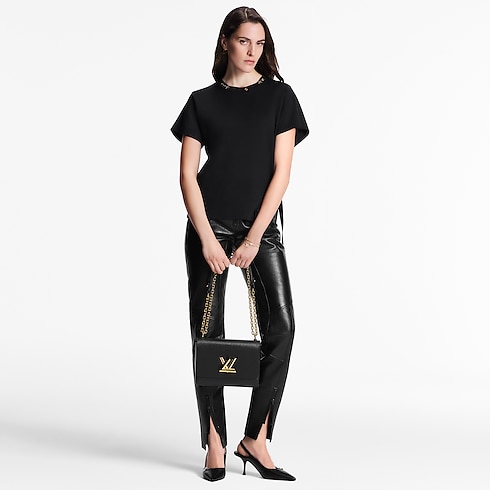 กระเป๋ารุ่น Twist MM Epi in ผู้หญิง's กระเป๋าถือ กระเป๋าถือสำหรับผู้หญิง collections by Louis Vuitton (การย่อ/ขยายผลิตภัณฑ์)