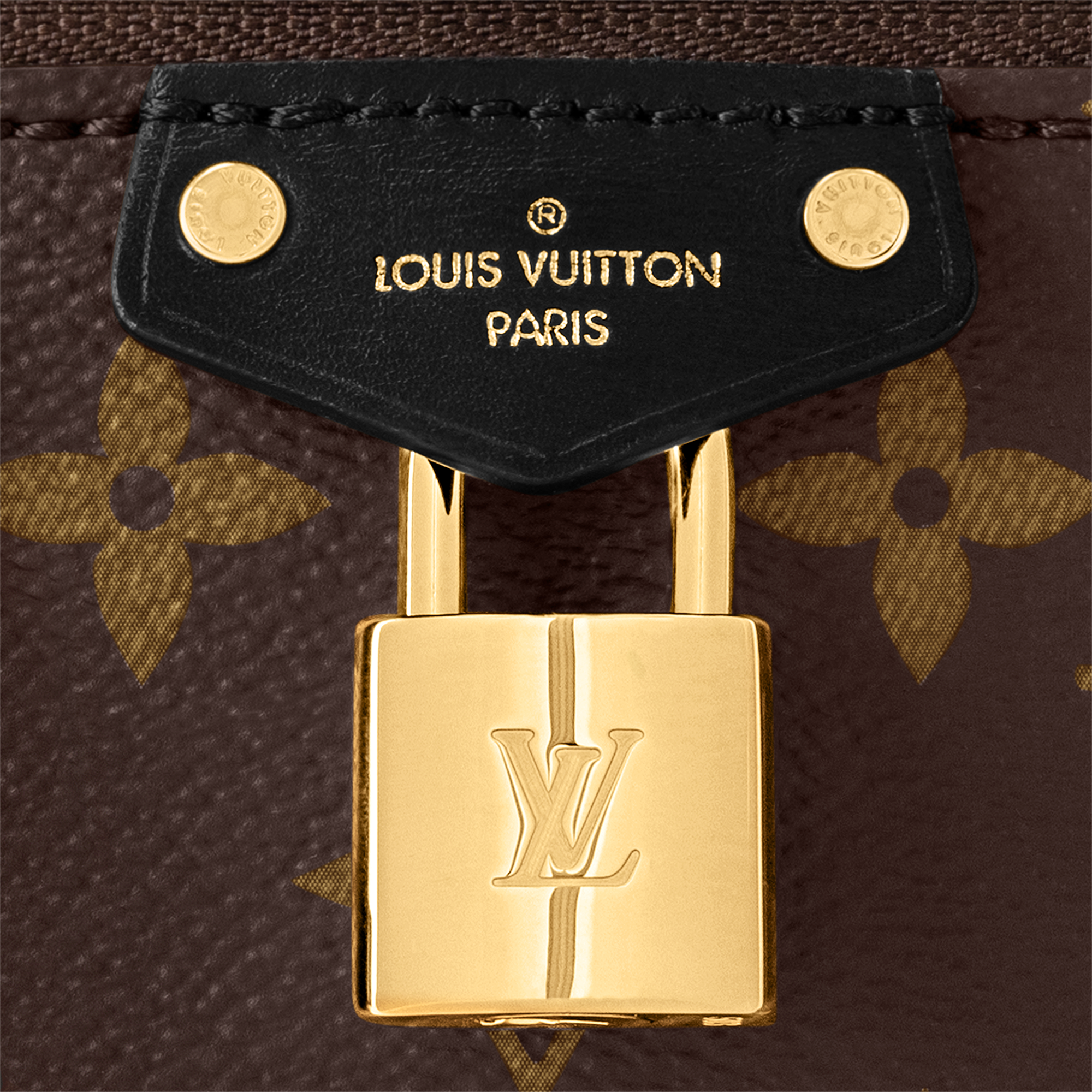 กระเป๋ารุ่น Vanity Chain Pouch Monogram Reverse แคนวาส in ผู้หญิง