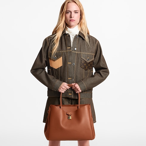 กระเป๋ารุ่น Vendome MM High End ประเภทอื่น in ผู้หญิง's กระเป๋าถือ กระเป๋าถือสำหรับผู้หญิง collections by Louis Vuitton (การย่อ/ขยายผลิตภัณฑ์)