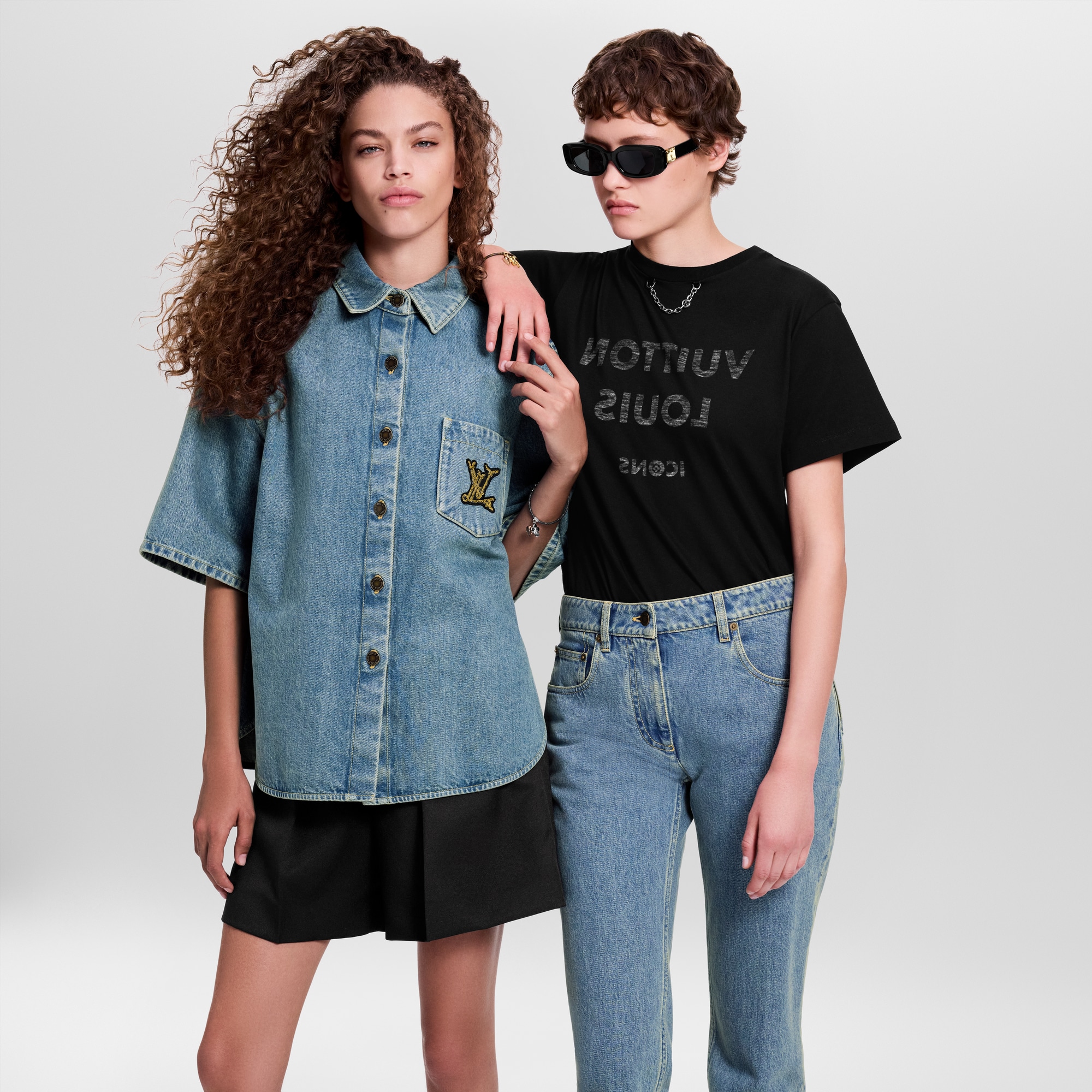 กำไลข้อมือ Vivienne Amour Monogram in ผู้หญิง