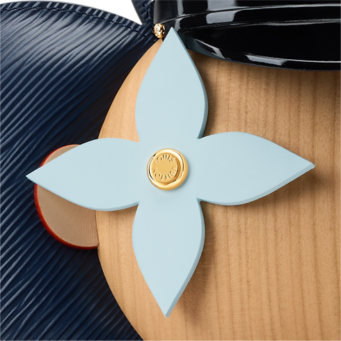 ตุ๊กตา Vivienne Giant Captain . in ทรังก์ การเดินทาง และ บ้าน's กีฬาและเกมส์ } collections by Louis Vuitton (การย่อ/ขยายผลิตภัณฑ์)