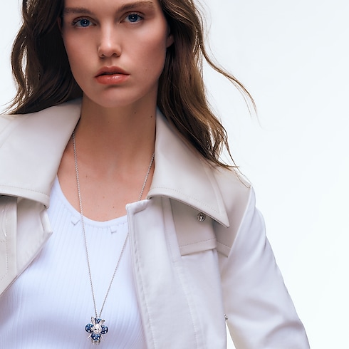 จี้ Vivienne Rabbit ไวท์โกลด์ แลคเกอร์ เพชร และอัญมณี in Les Extraordinaires's จิวเวลรี่ สร้อยคอและจี้ collections by Louis Vuitton (การย่อ/ขยายผลิตภัณฑ์)