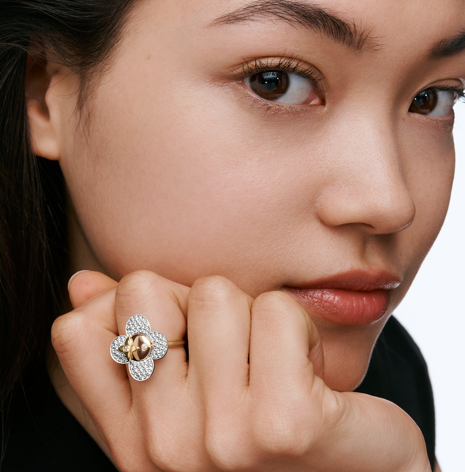 แหวน Vivienne ทอง 3 ชนิดและเพชร  in จิวเวลรี่