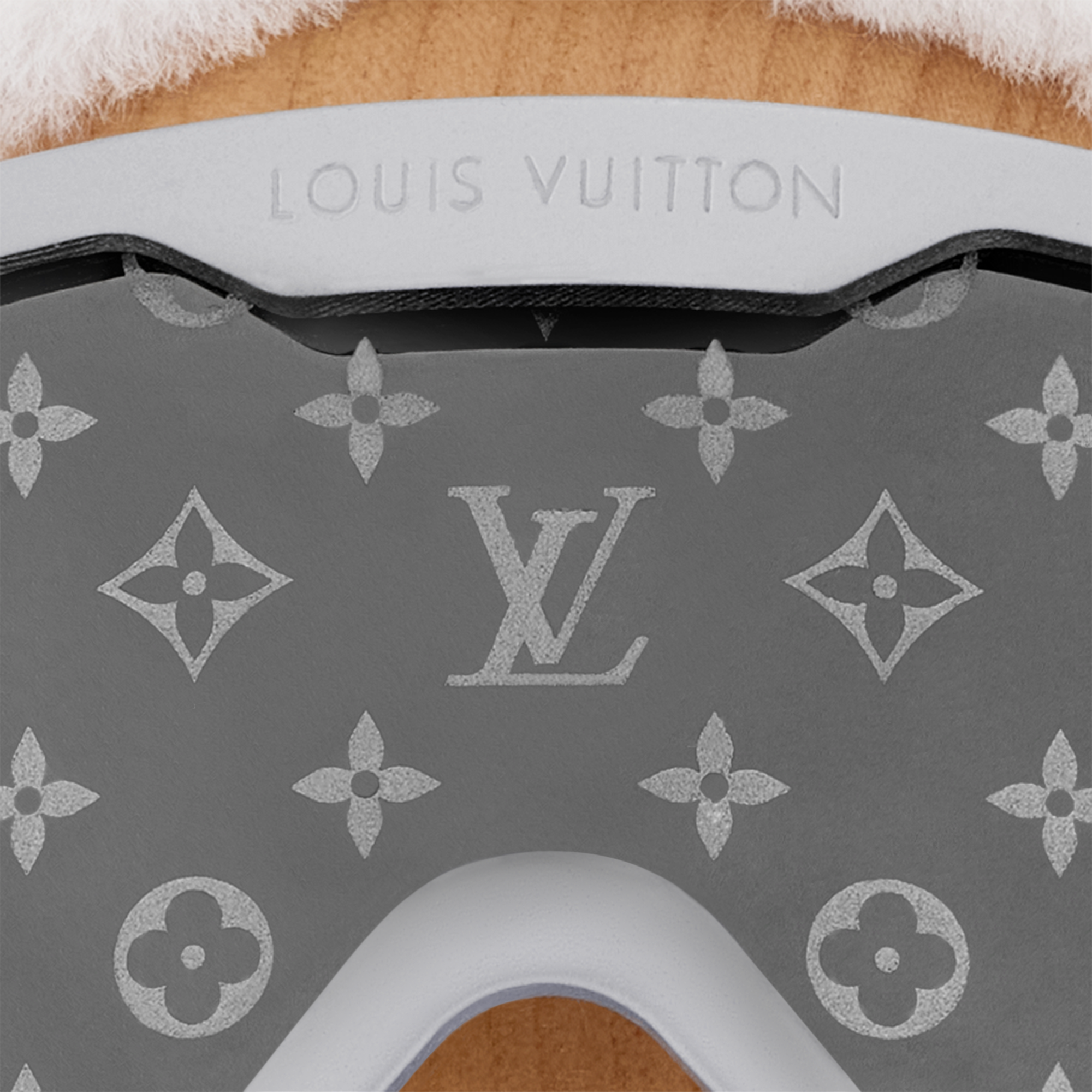 ตุ๊กตา Vivienne Ski . in ทรังก์ การเดินทาง และ บ้าน