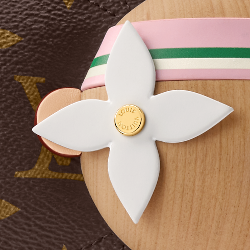 ตุ๊กตา Vivienne Tennis . in ทรังก์ การเดินทาง และ บ้าน's กีฬาและเกมส์ } collections by Louis Vuitton (การย่อ/ขยายผลิตภัณฑ์)