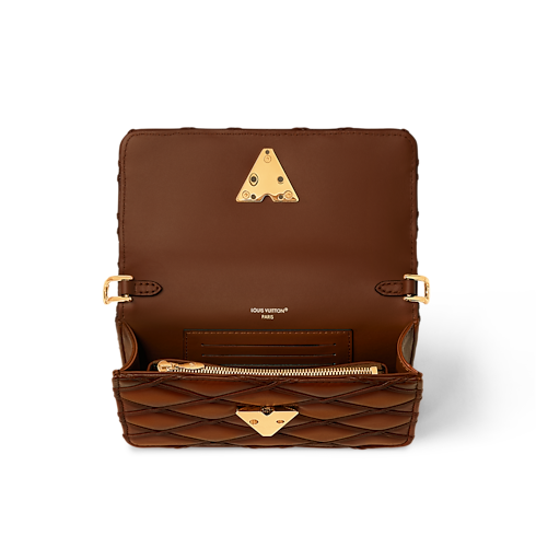 กระเป๋าสตางค์สายโซ่รุ่น GO-14 Malletage in ผู้หญิง's กระเป๋าสตางค์และผลิตภัณฑ์เครื่องหนังขนาดเล็ก กระเป๋าสตางค์สะพายข้างสำหรับผู้หญิง collections by Louis Vuitton (การย่อ/ขยายผลิตภัณฑ์)