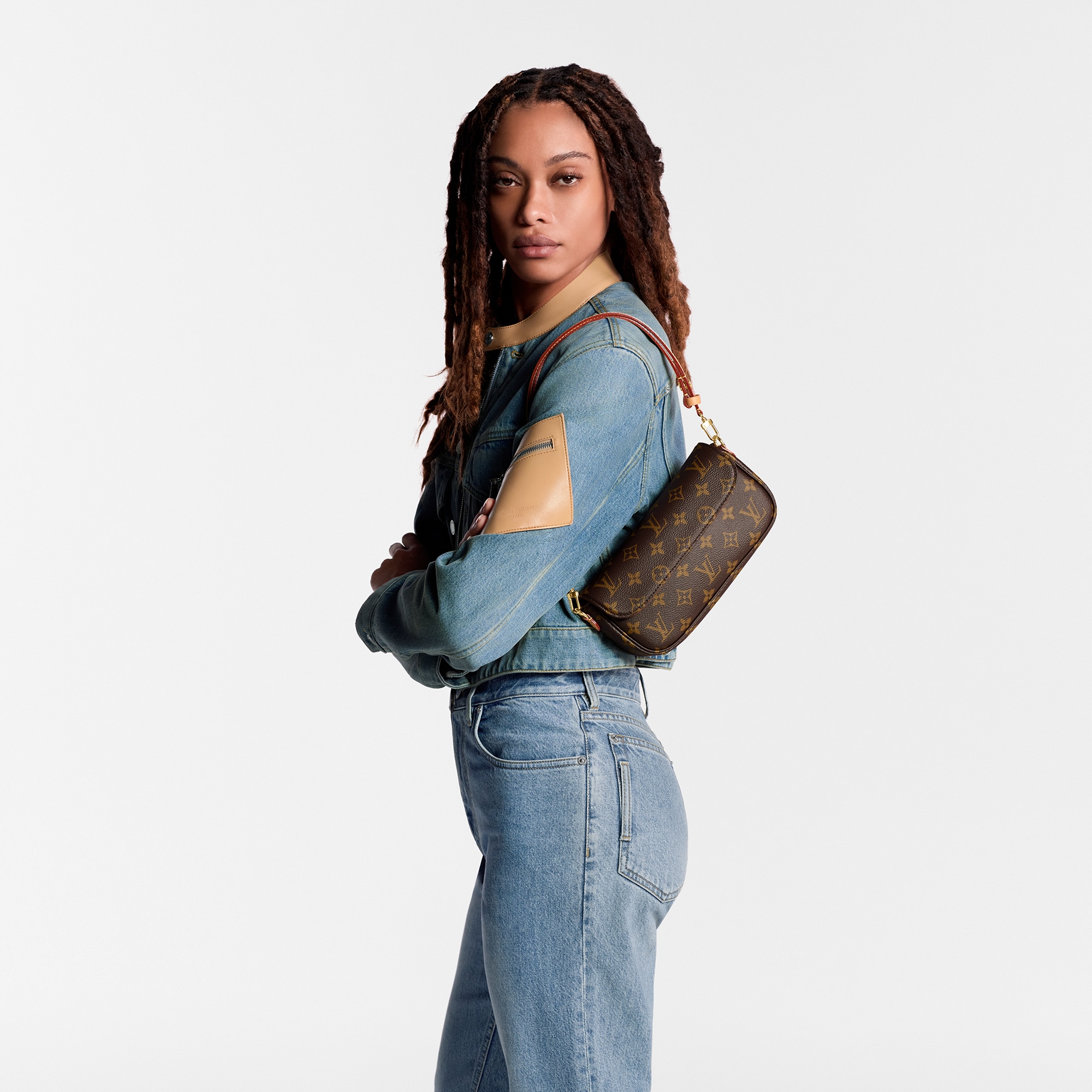 กระเป๋าสตางค์สายโซ่รุ่น Ivy Monogram in ผู้หญิง