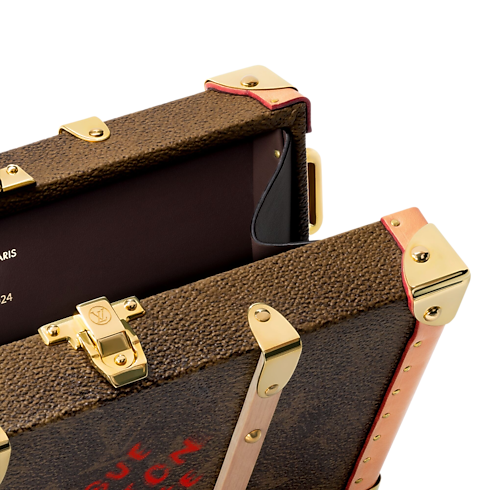 ทรังก์รุ่น Wallet Trunk Monogram Dust Monogram Other in Les Extraordinaires's ฮาร์ดไซด์ ซีเซินเนิล collections by Louis Vuitton (การย่อ/ขยายผลิตภัณฑ์)