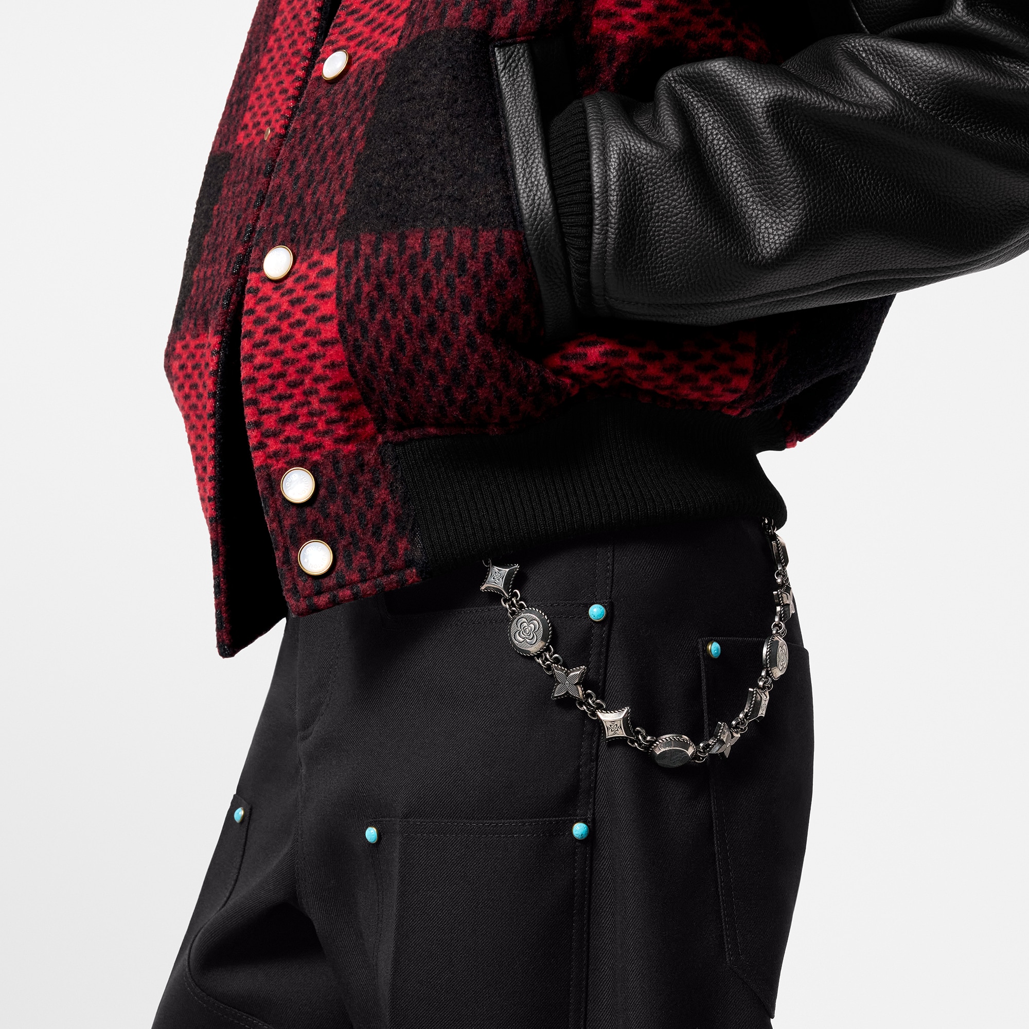 ชาร์มห้อยกระเป๋าและสายโซ่คล้องเข็มขัดรุ่น Western . in ผู้ชาย