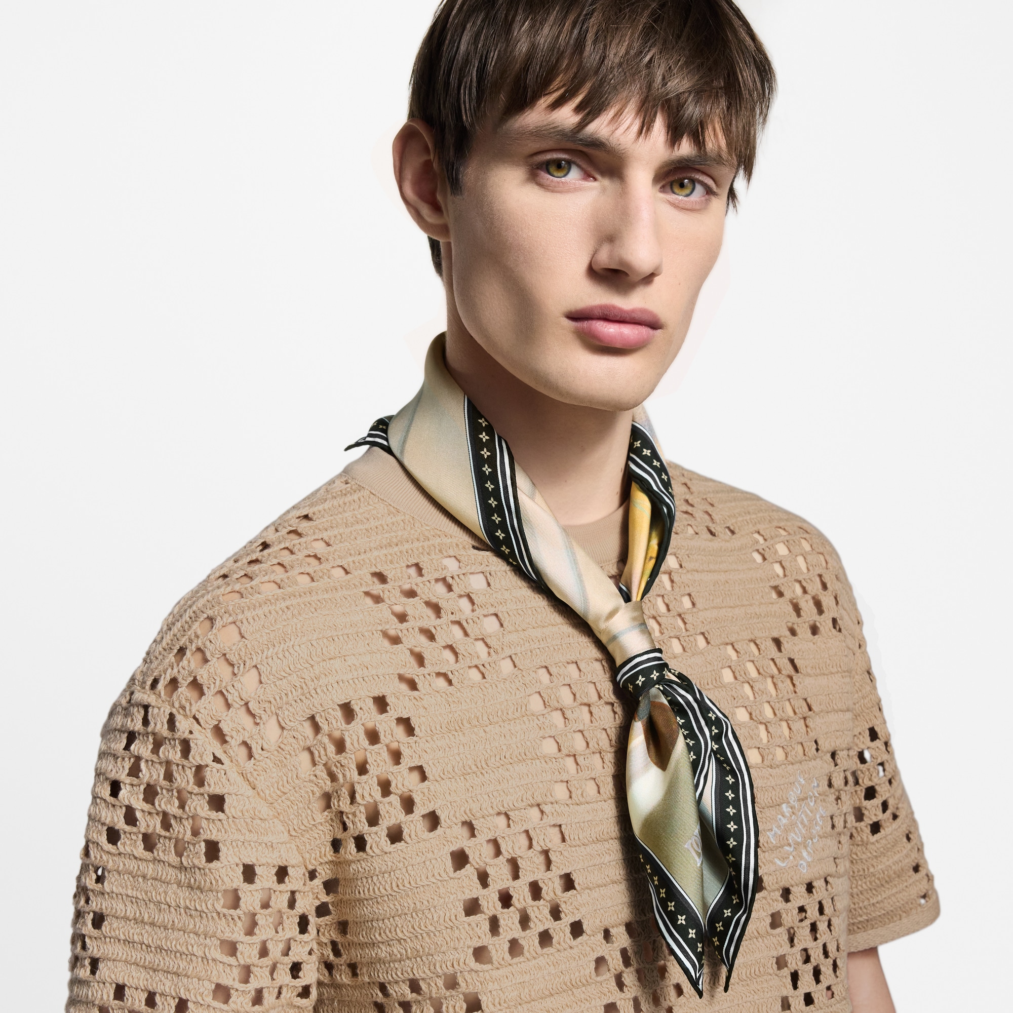 ผ้าไหม Square รุ่น Window View . in ผู้ชาย