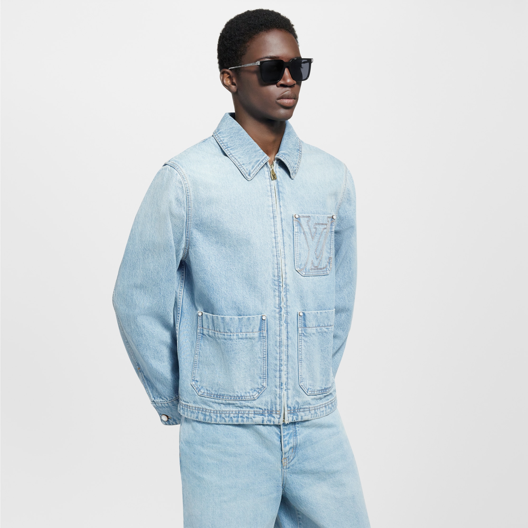 เสื้อแจ็คเก็ตเดนิมสไตล์ Workwear ลายสัญลักษณ์ LV  in ผู้ชาย