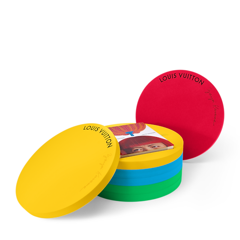 หนังสือ Yayoi Kusama x Louis Vuitton: Creating Infinity in ทรังก์ การเดินทาง และ บ้าน's หนังสือและเครื่องเขียน หนังสือปกแข็ง collections by Louis Vuitton (การย่อ/ขยายผลิตภัณฑ์)