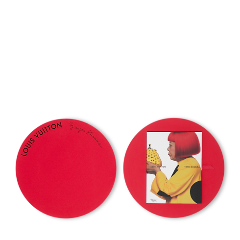 หนังสือ Yayoi Kusama x Louis Vuitton: Creating Infinity in ทรังก์ การเดินทาง และ บ้าน's หนังสือและเครื่องเขียน หนังสือปกแข็ง collections by Louis Vuitton (การย่อ/ขยายผลิตภัณฑ์)