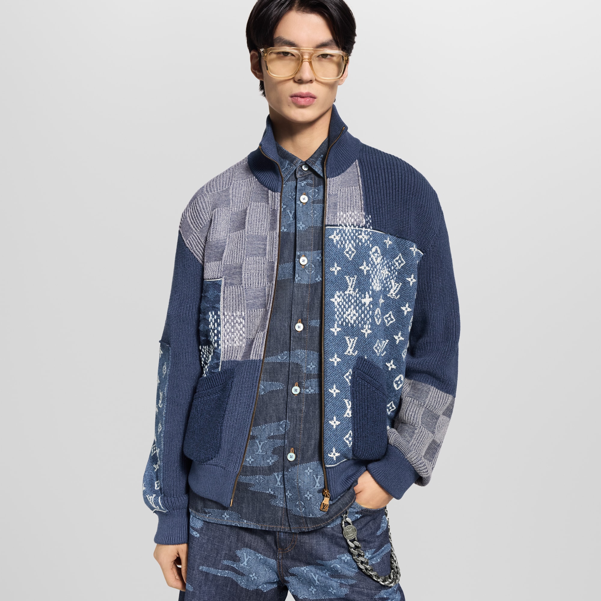 เสื้อวอร์มซิปหน้าสไตล์แพตช์เวิร์ก  in ผู้ชาย